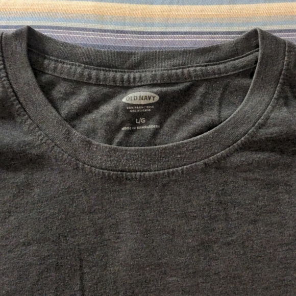 Old Navy Long Sleeve Tee Size Large - Picture 2 of 2